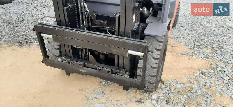 Вилочный погрузчик Toyota 02-8FGF15 2011 в Радехове