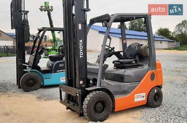 Вилочний навантажувач Toyota 02-8FGF15 2011 в Радехові