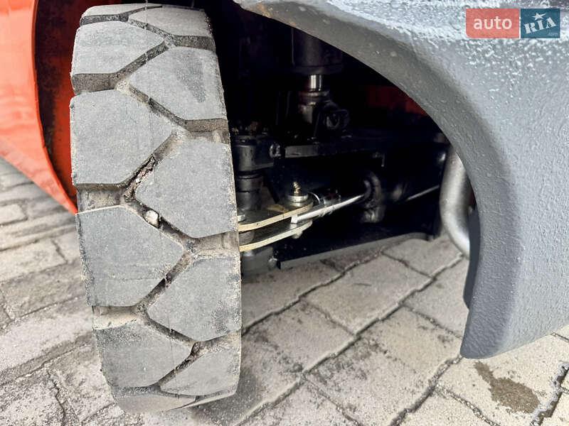 Вилочний навантажувач Toyota 02-8FGF15 2012 в Радомишлі