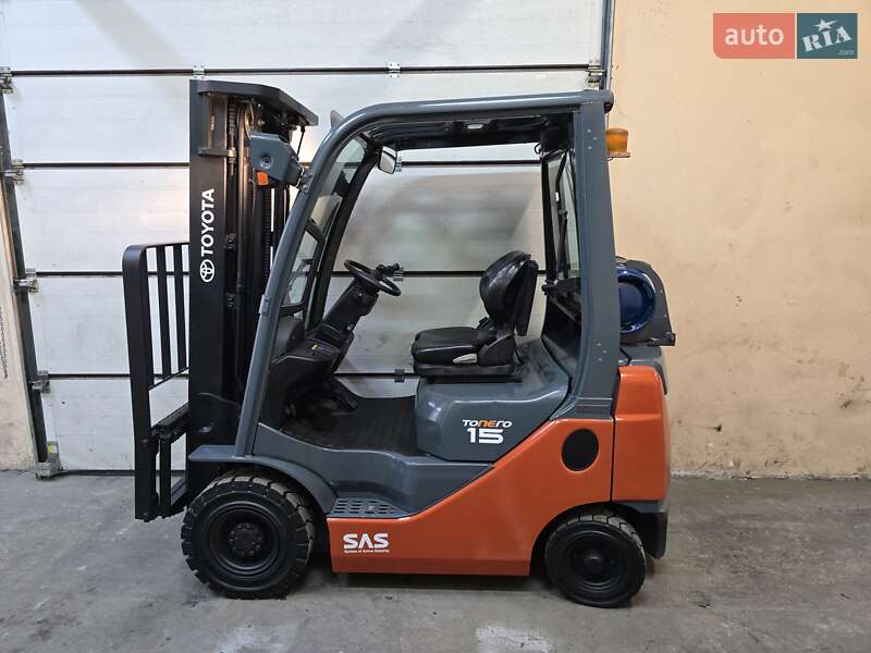 Вилочный погрузчик Toyota 02-8FGF15 2019 в Киеве