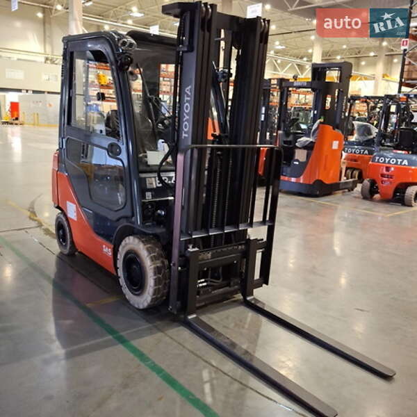 Вилочный погрузчик Toyota 02-8FGF15 2018 в Киеве