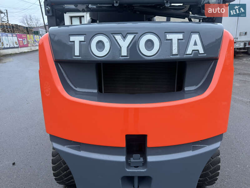 Вилочний навантажувач Toyota 02-8FGF15 2019 в Вінниці
