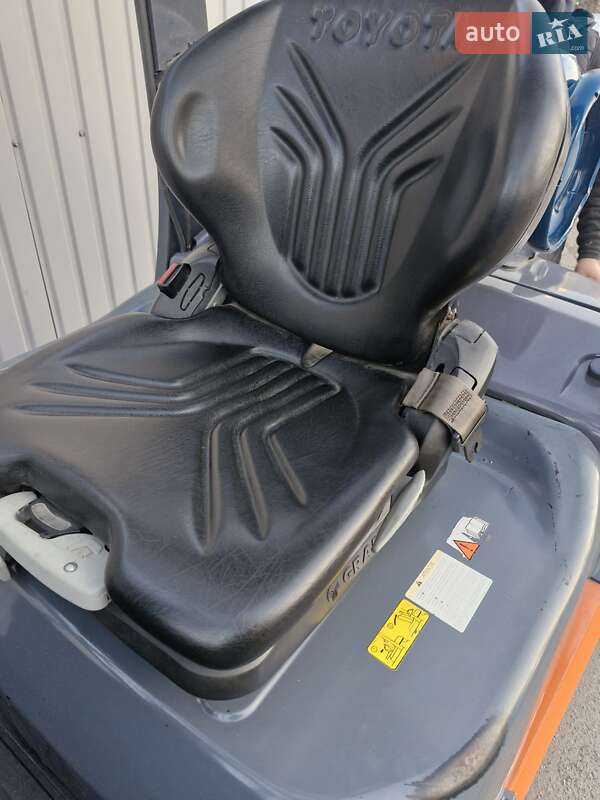 Вилочный погрузчик Toyota 02-8FGF15 2018 в Киеве