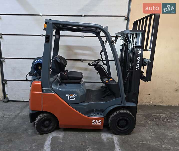 Вилочний навантажувач Toyota 02-8FGF15 2012 в Києві