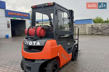 Вилочний навантажувач Toyota 02-8FGF20 2012 в 