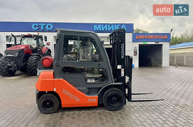 Вилочний навантажувач Toyota 02-8FGF20 2012 в 