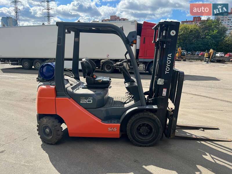 Вилочний навантажувач Toyota 02-8FGF20 2015 в Києві