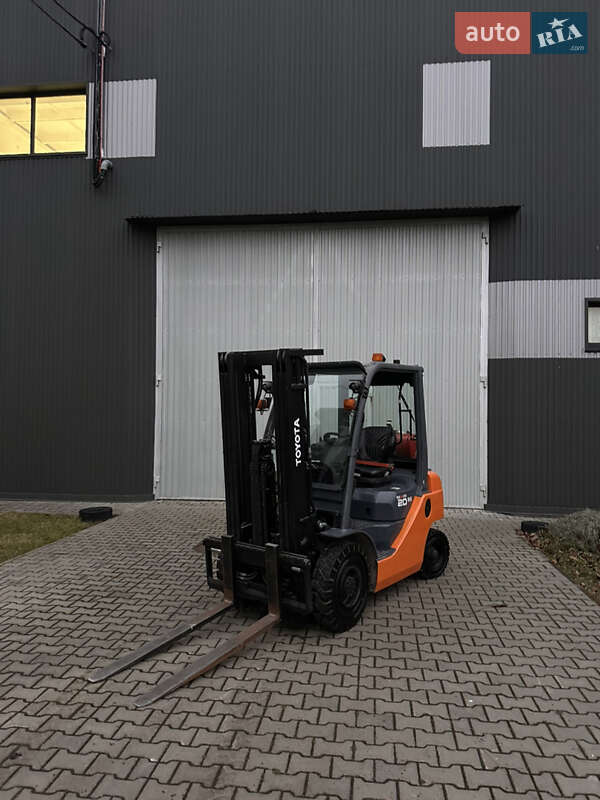 Вилочний навантажувач Toyota 02-8FGF20 2017 в Луцьку