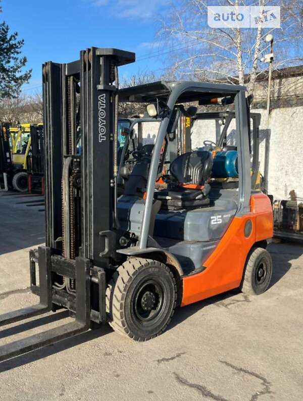 Toyota 02-8FGF25 2017 Toyota 02-8FGF25 2017