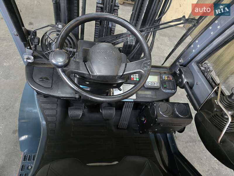 Вилочний навантажувач Toyota 02-8FGF25 2017 в Києві