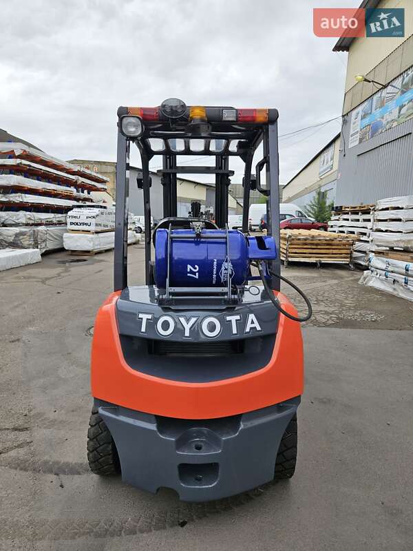 Вилочный погрузчик Toyota 02-8FGF25 2016 в Киеве фото 3 Вилочный погрузчик Toyota 02-8FGF25 2016 в Киеве