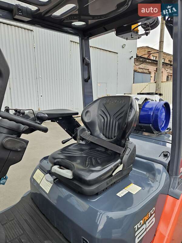 Вилочный погрузчик Toyota 02-8FGF25 2016 в Киеве фото 10 Вилочный погрузчик Toyota 02-8FGF25 2016 в Киеве