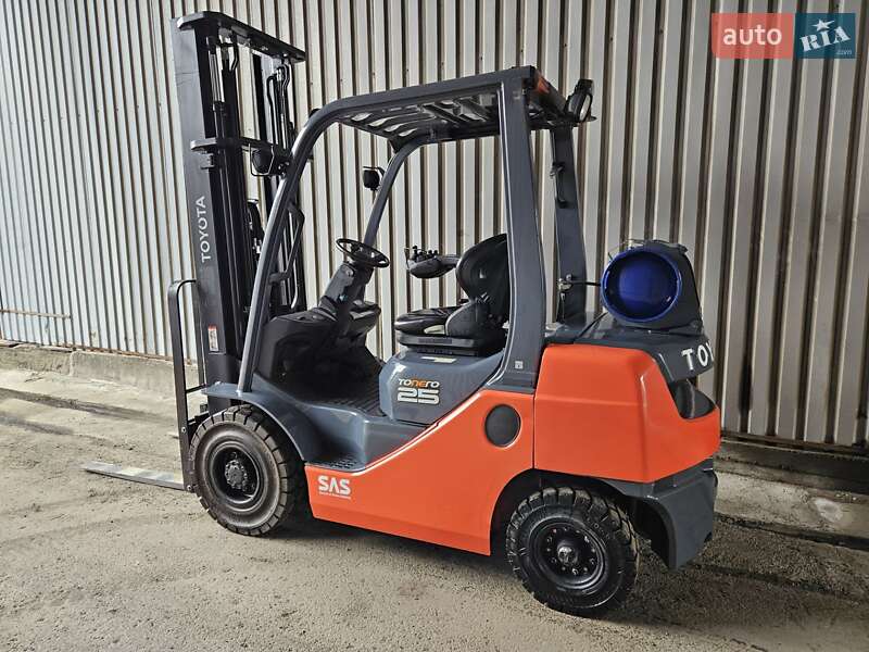 Toyota 02-8FGF25 2016