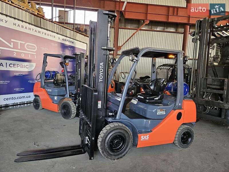 Вилочный погрузчик Toyota 02-8FGF25 2016 в Киеве фото 44 Вилочный погрузчик Toyota 02-8FGF25 2016 в Киеве