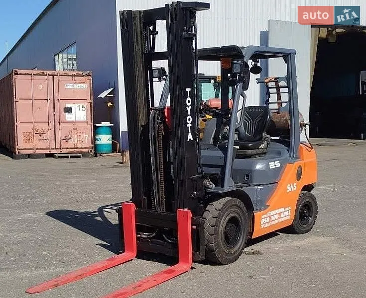 Toyota 02-8FGF25 2016