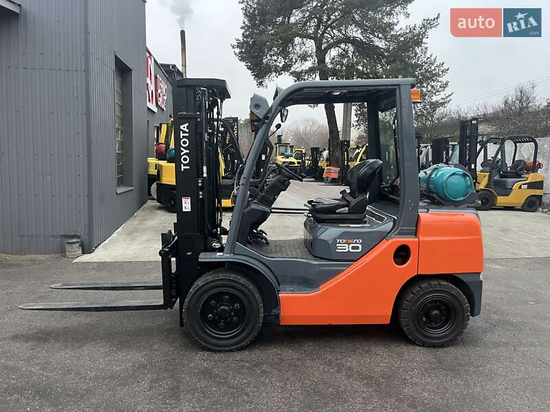 Вилочний навантажувач Toyota 02-8FGF30 2017 в 