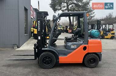 Вилочний навантажувач Toyota 02-8FGF30 2017 в 