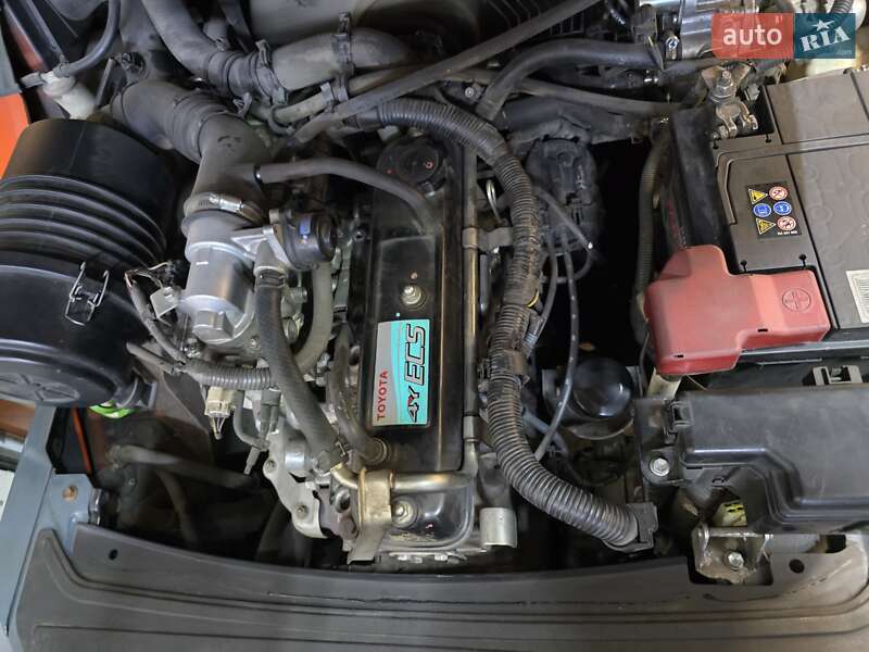 Вилочный погрузчик Toyota 02-8FGF30 2008 в Киеве