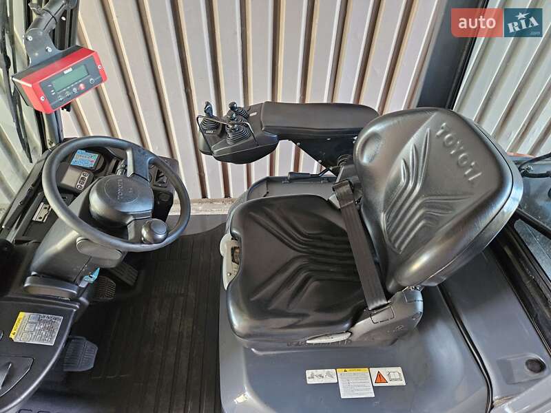 Вилочный погрузчик Toyota 02-8FGF30 2019 в Киеве