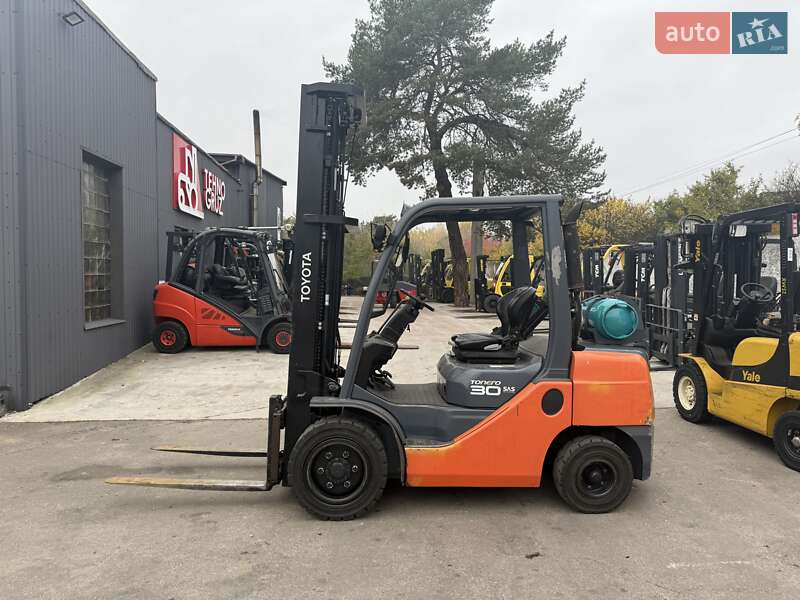 Toyota 02-8FGF30 2013