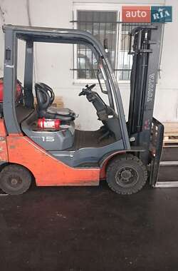 Вилочный погрузчик Toyota 32-8FG15 2011 в Львове