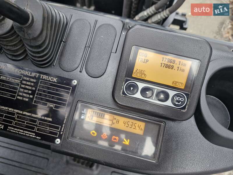 Вилочний навантажувач Toyota 32-8FG18 2018 в Києві