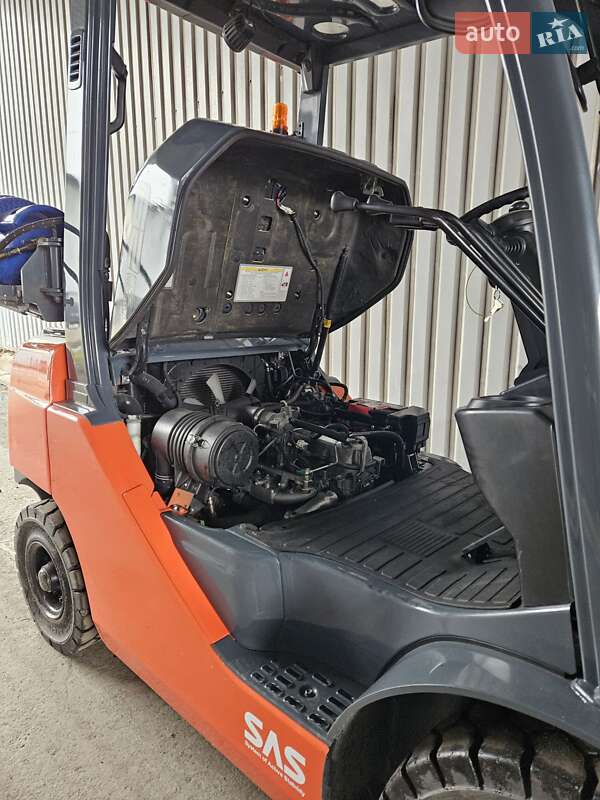 Вилочный погрузчик Toyota 32FG-25 2017 в Киеве