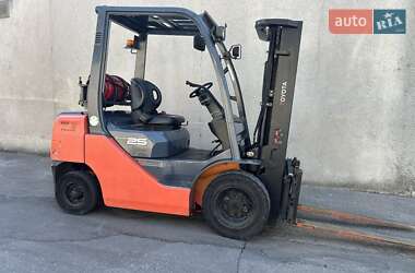 Вилочный погрузчик Toyota 32FG-25 2014 в Одессе
