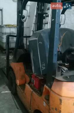 Вилочный погрузчик Toyota 42-6FGF15 2005 в Днепре