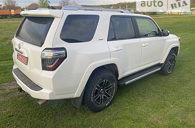 Внедорожник / Кроссовер Toyota 4Runner 2015 в Прилуках