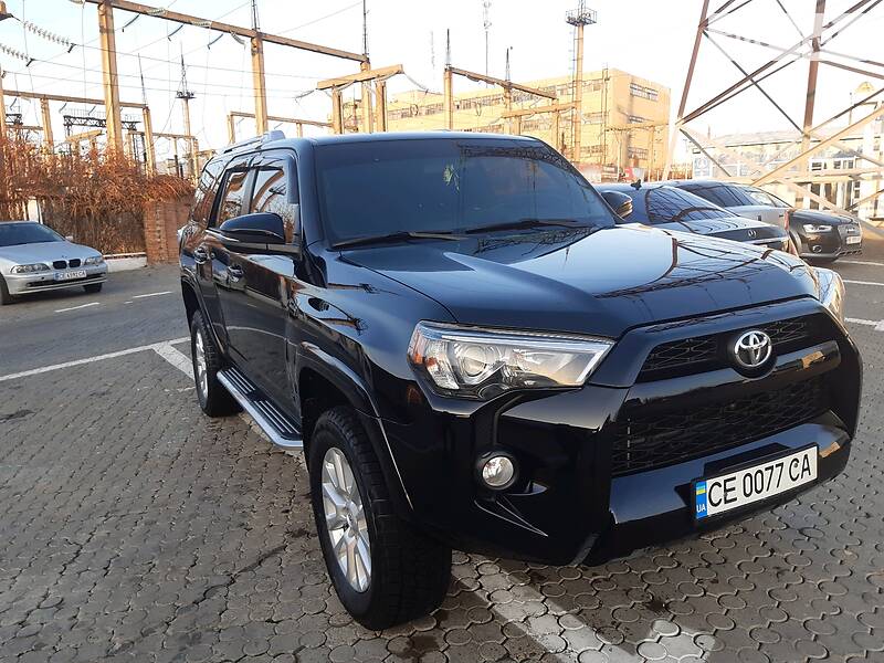 Позашляховик / Кросовер Toyota 4Runner 2017 в Чернівцях