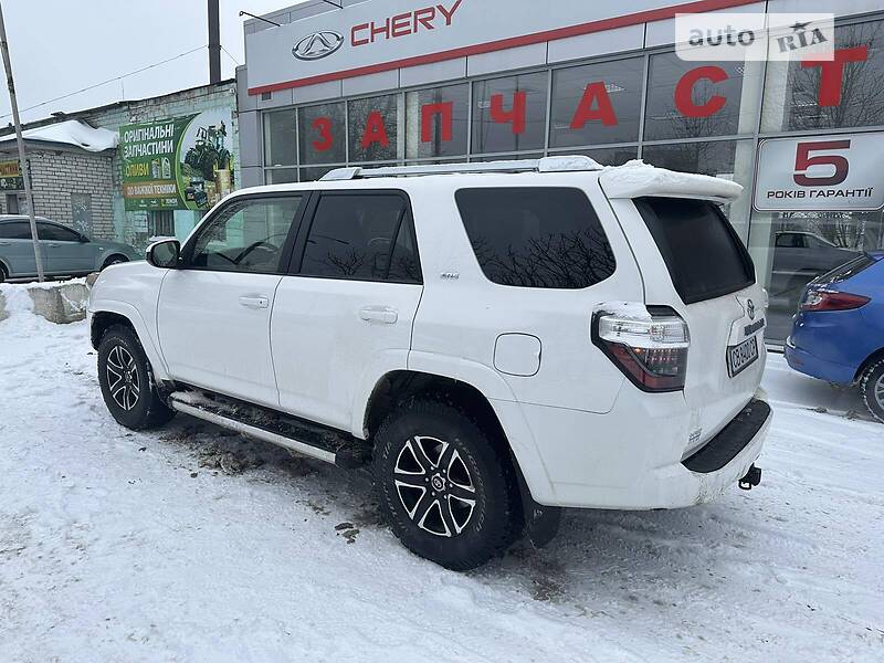 Позашляховик / Кросовер Toyota 4Runner 2014 в Прилуках