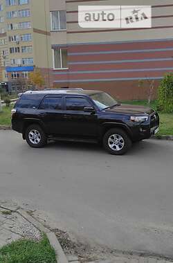 Позашляховик / Кросовер Toyota 4Runner 2017 в Рівному