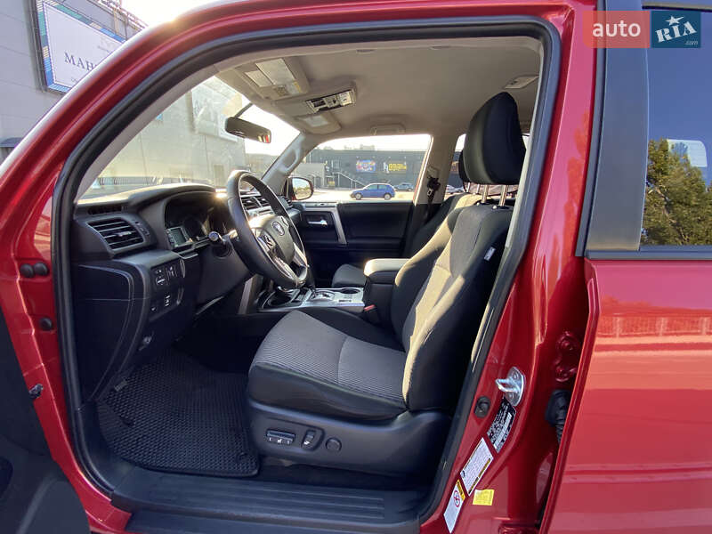 Внедорожник / Кроссовер Toyota 4Runner 2017 в Киеве