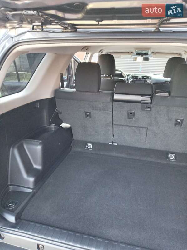 Внедорожник / Кроссовер Toyota 4Runner 2015 в Лубнах