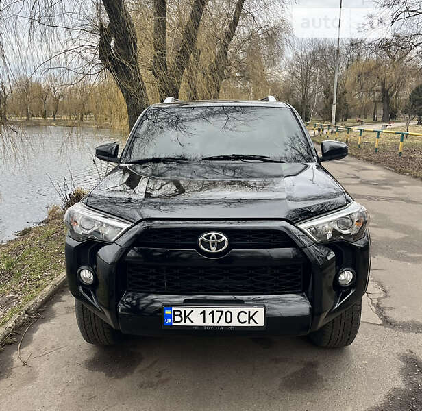 Внедорожник / Кроссовер Toyota 4Runner 2014 в Ровно