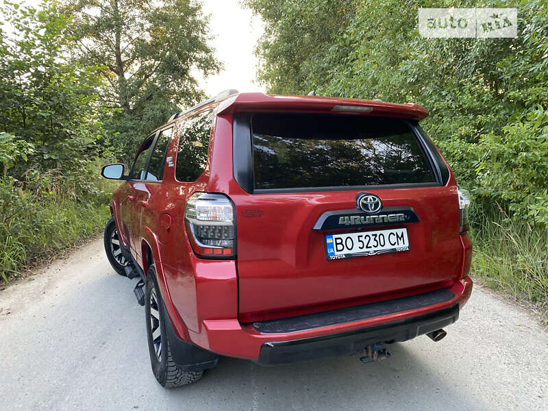 Позашляховик / Кросовер Toyota 4Runner 2017 в Тернополі