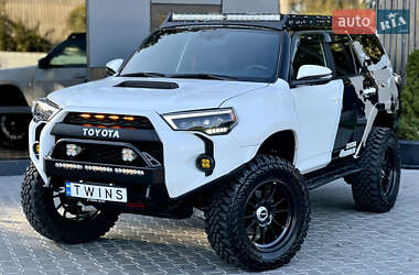 Позашляховик / Кросовер Toyota 4Runner 2017 в Одесі