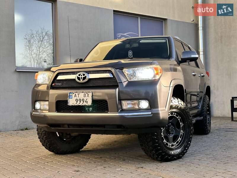 Позашляховик / Кросовер Toyota 4Runner 2013 в Івано-Франківську