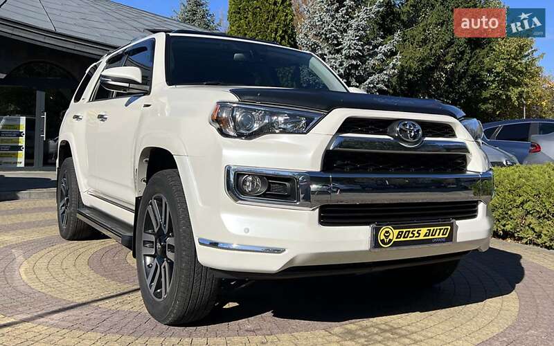 Внедорожник / Кроссовер Toyota 4Runner 2017 в Львове