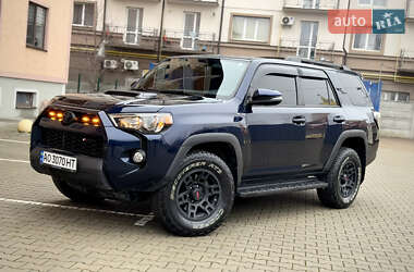 Внедорожник / Кроссовер Toyota 4Runner 2017 в Ужгороде