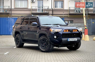 Внедорожник / Кроссовер Toyota 4Runner 2017 в Ужгороде