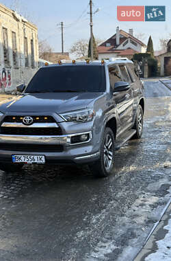 Позашляховик / Кросовер Toyota 4Runner 2014 в Луцьку