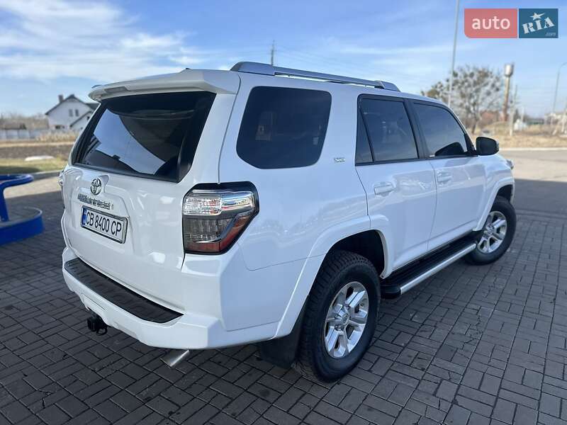 Позашляховик / Кросовер Toyota 4Runner 2014 в Прилуках
