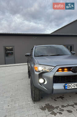 Внедорожник / Кроссовер Toyota 4Runner 2018 в 