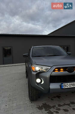 Внедорожник / Кроссовер Toyota 4Runner 2018 в 