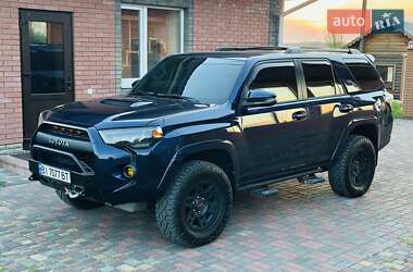Внедорожник / Кроссовер Toyota 4Runner 2017 в 
