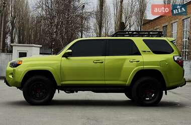 Позашляховик / Кросовер Toyota 4Runner 2021 в 