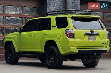 Позашляховик / Кросовер Toyota 4Runner 2021 в 