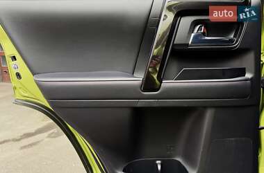 Позашляховик / Кросовер Toyota 4Runner 2021 в 